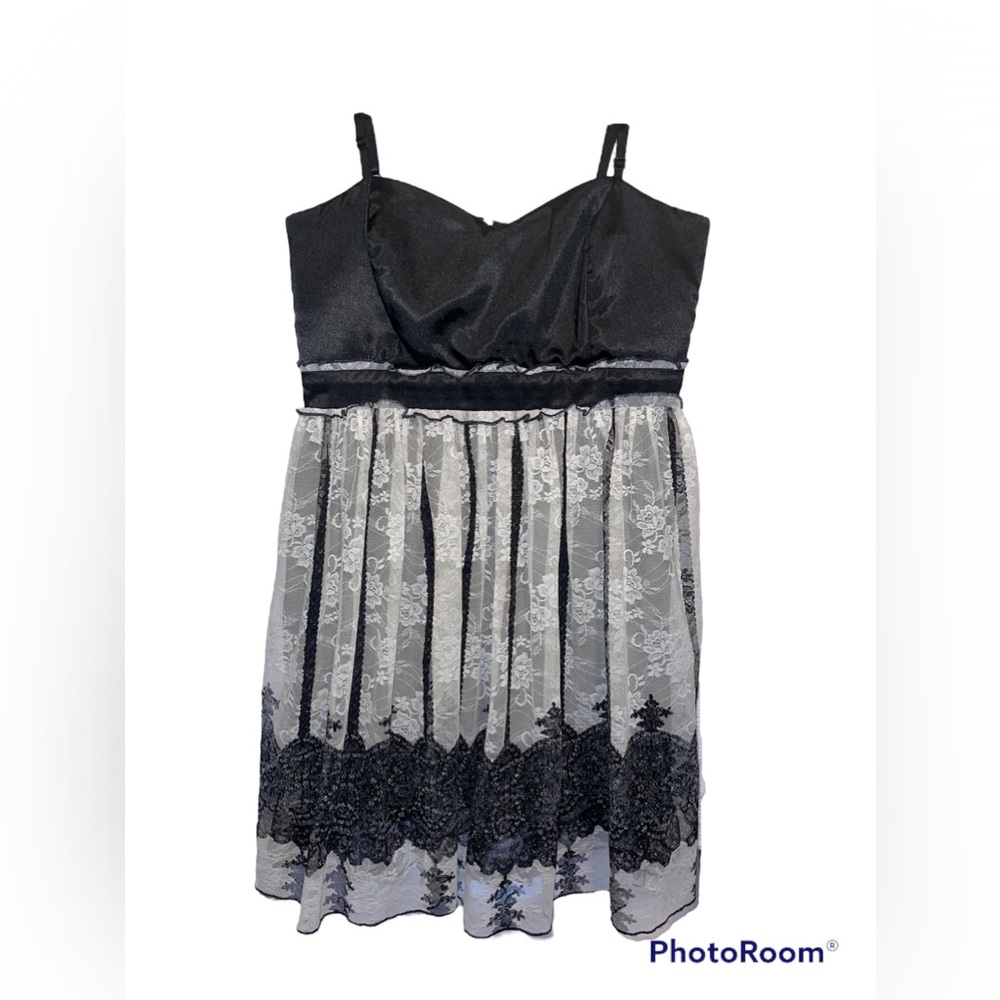 Party dress with Black and cream lace